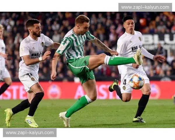 美因茨的希望之光，沙尔克的矿工之魂：一场不容错过的德甲对决